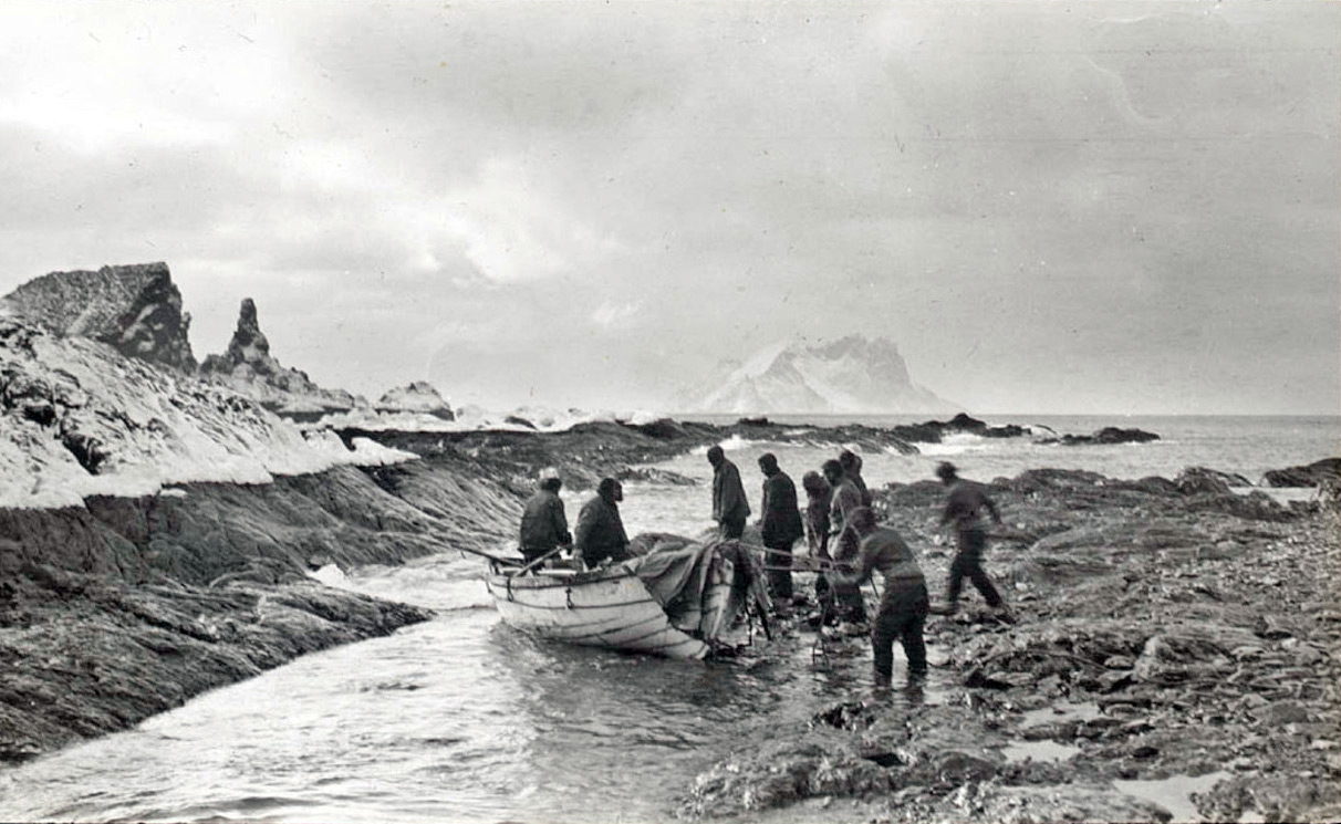 At bygge Som svar på spille klaver Ernest Shackleton and the Endurance expedition, The voyage of the James  Caird, Elephant Island to South Georgia