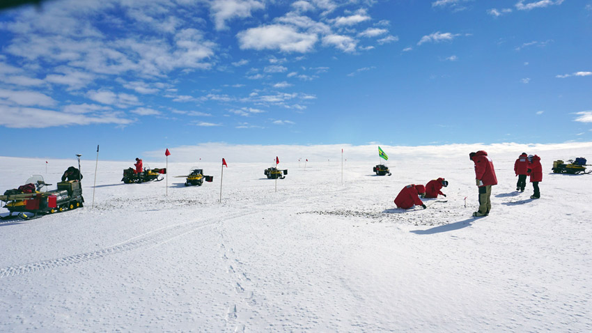 Miller Range Antarctica Searching for meteorites