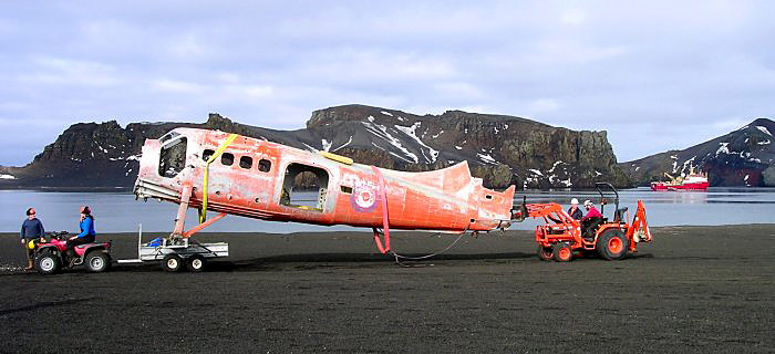 Removal of Otter 294 before being brought back to the U.K. 