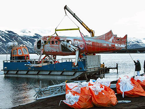 Removal of Otter 294 before being brought back to the U.K. 