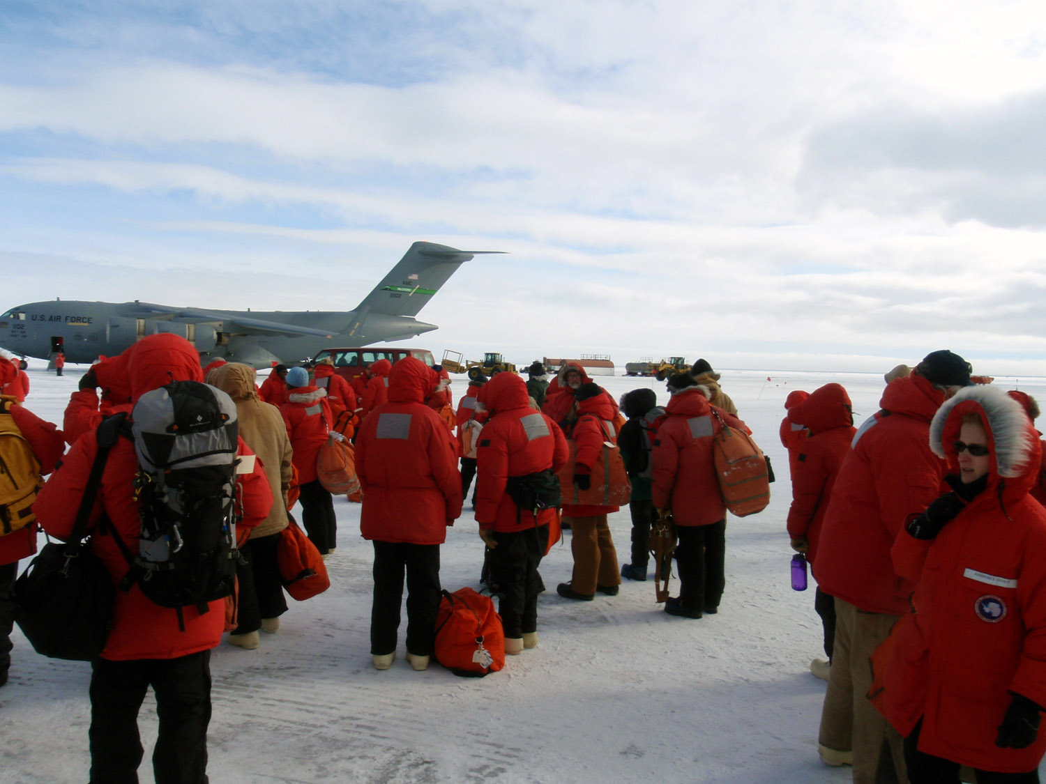 Travelling to McMurdo - Summerers departing - Pegasus Field