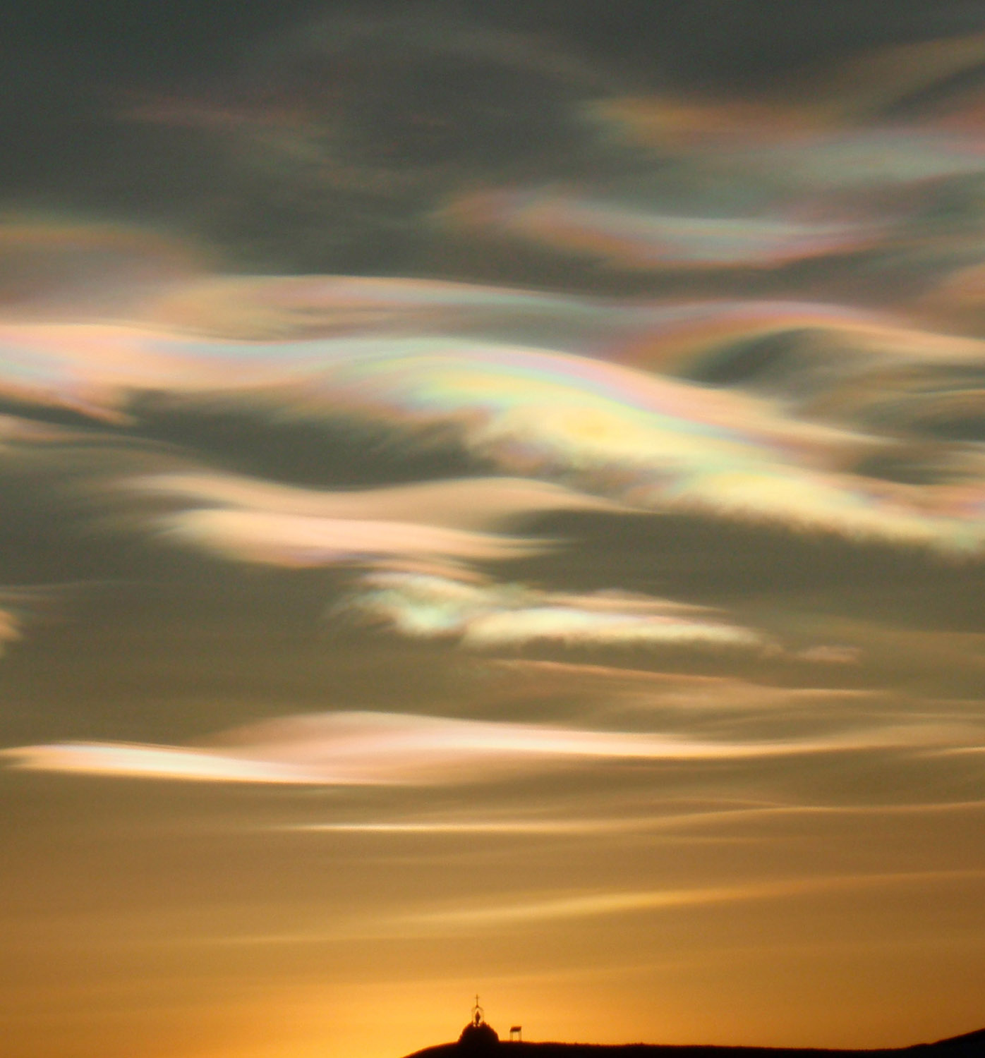 Nacreous Clouds over Roll Cage Mary