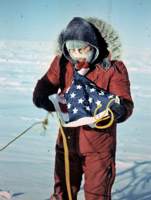 Bob and Lee raising flag