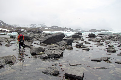 Crossing the front of the Orwell at low tide