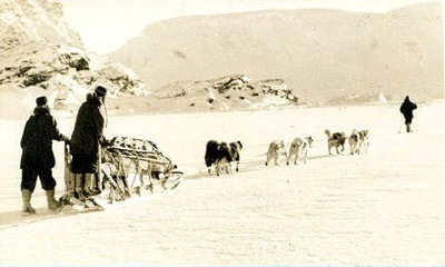 Approaching North Point with dog team setting out