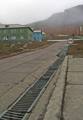 Barentsburg Svalbard - 4 - Road