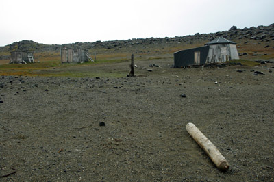 Sundnesset, Barentsoya, Trappers Huts - Svalbard - 1